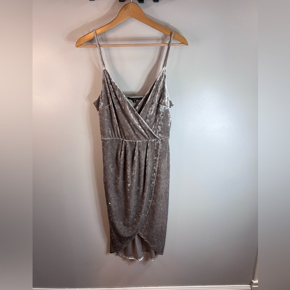 Silver Velvet Dynamite Faux Crossover Dress Size Small - Picture 2 of 12